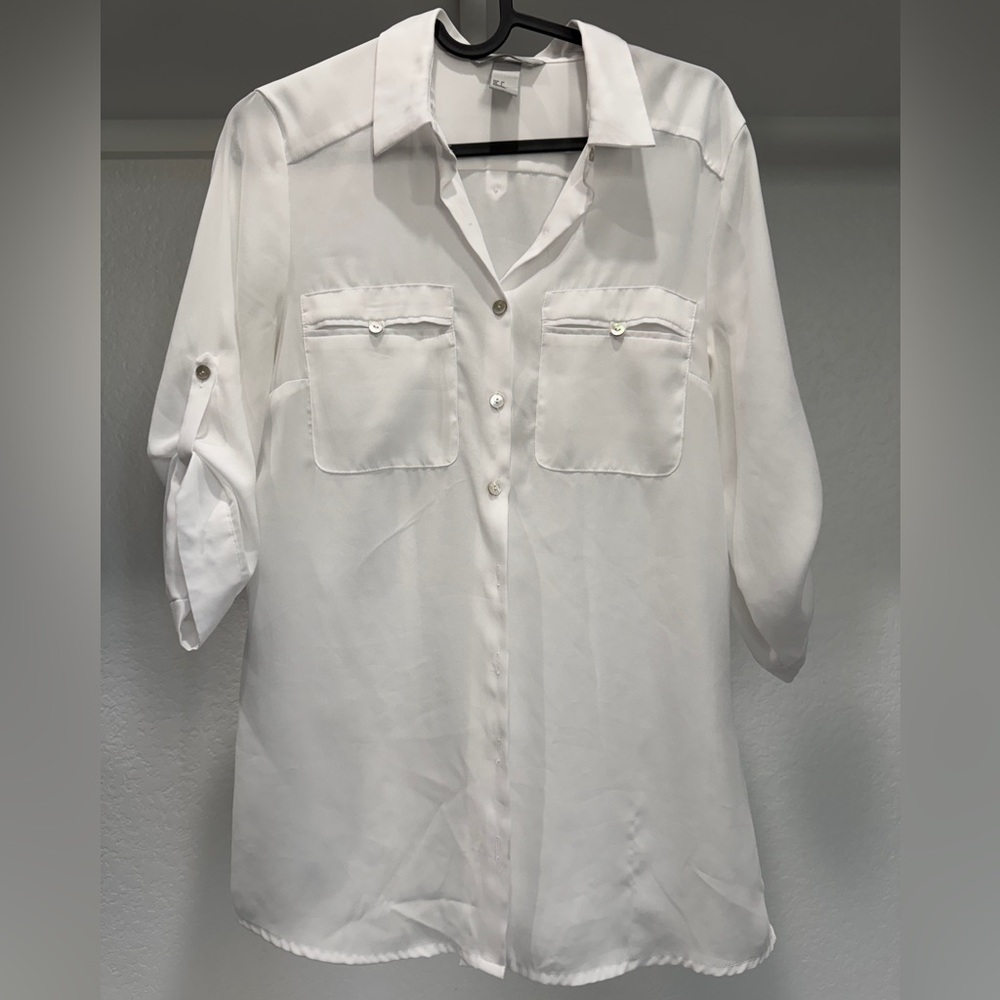 Women’s H&M White Button-Up Blouse, size 6